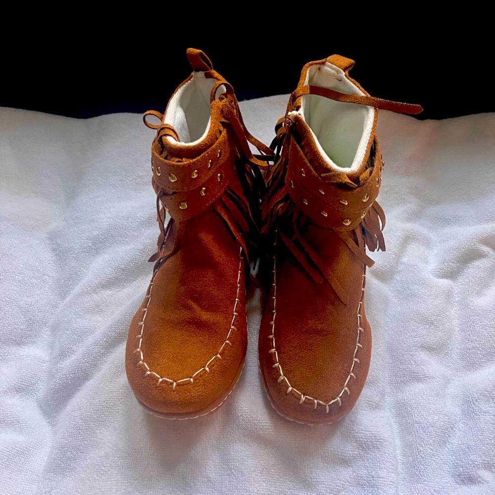 Women’s brown moccasins